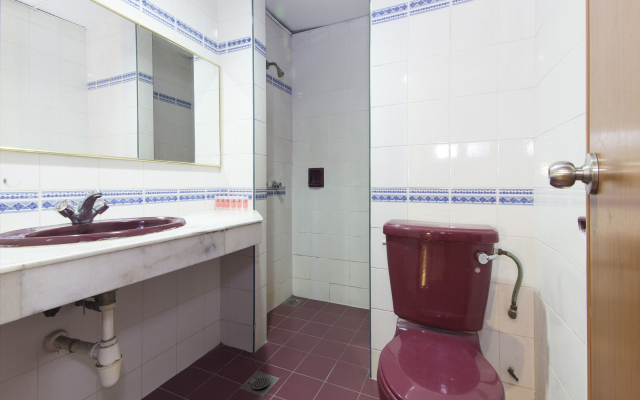 Super OYO 473 Comfort Hotel 2