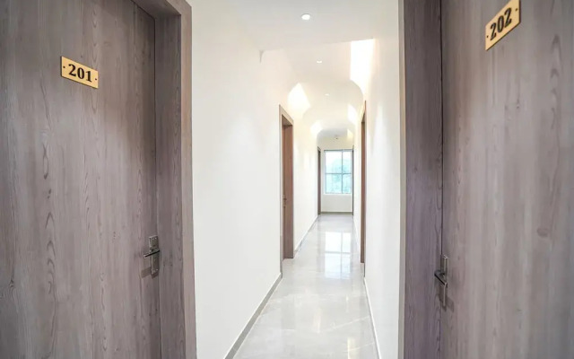 Fabhotel Mahalaxmii Grand