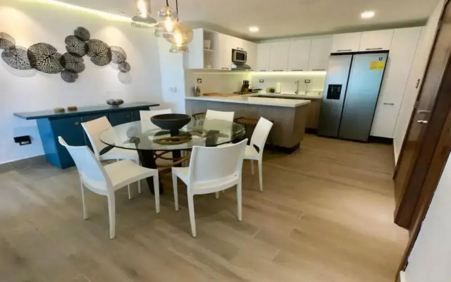 Wonderful 2-br Beach Front Apartment at Emotions