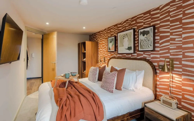 Waterside Living I Luxe Apartments