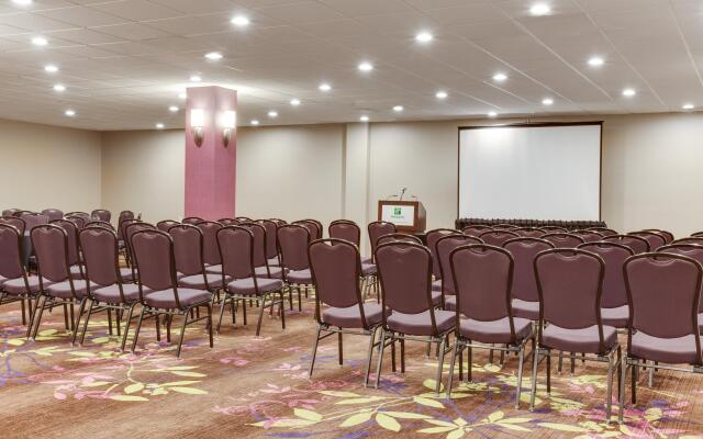 Holiday Inn Toronto - Int'l Airport by IHG