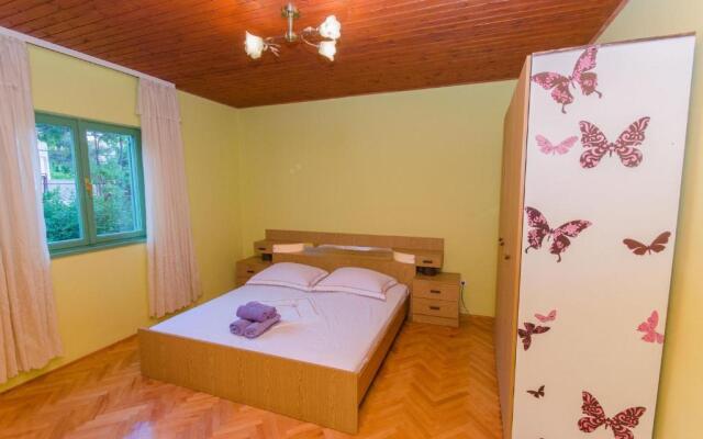 Apartments Vinko - 80m from beach