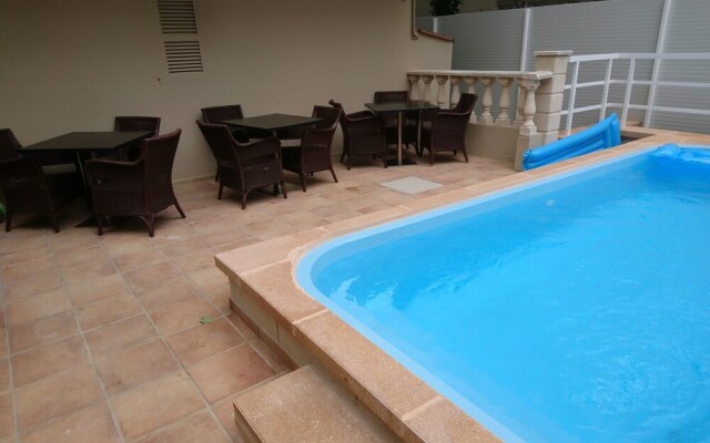 Arenal Pins Hostal