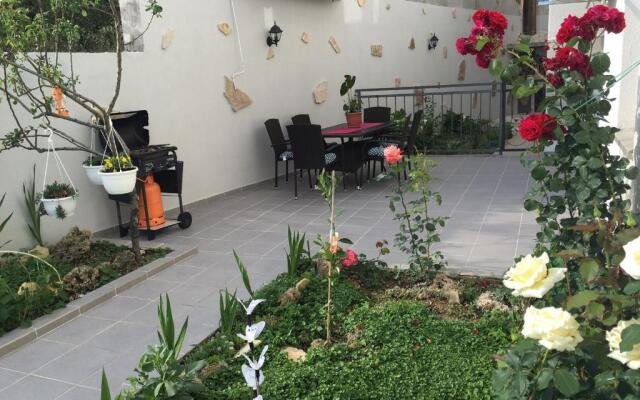 The Big Terrace Apartment