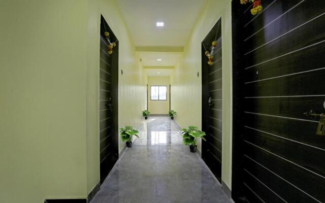 OYO 700169 Om Sai Ram Residency