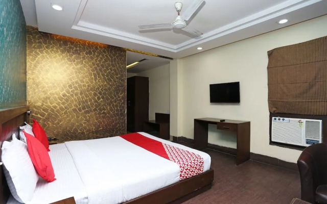 Oyo 15096 Hotel Daya Continental