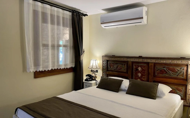 Urla Taş Konak Otel