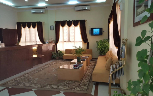 Al Ayjah Plaza Hotel