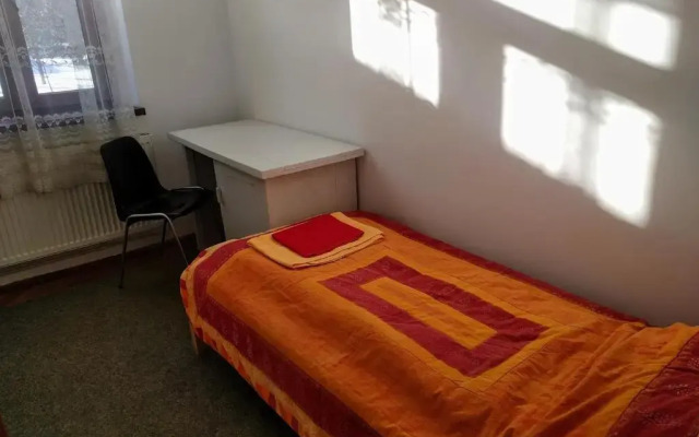 Gästehaus Honigberg next to the Fortified Church of Harman