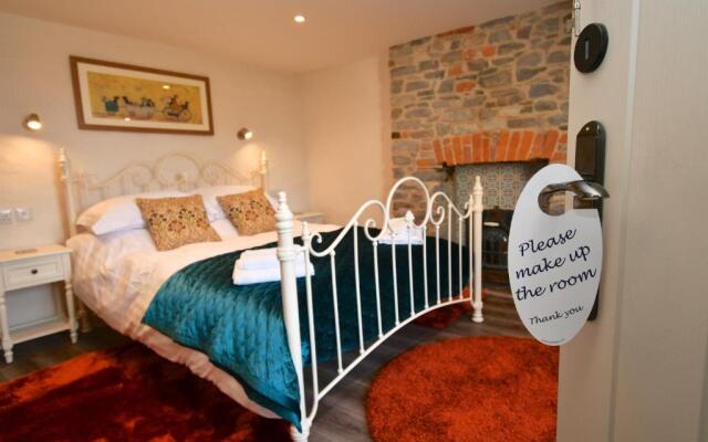 Carew Inn