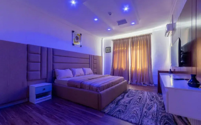 Luxury 3 bedroom waterfront apartment Lekki phase1