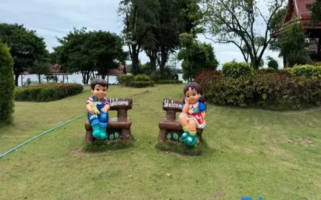 Metathsana Resort