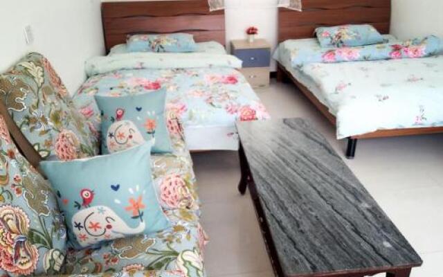 GuBei Watertown Hostel