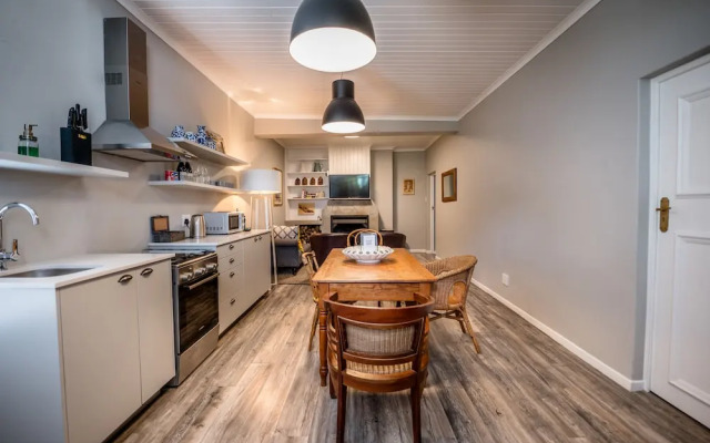 The Corner House L'A-nnexe