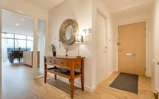 Bright Riverside Apt. w/ Terrace