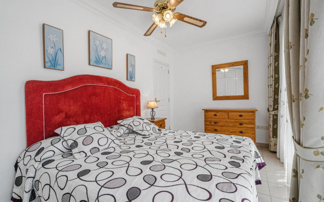 Terrazas del Duque II apartment