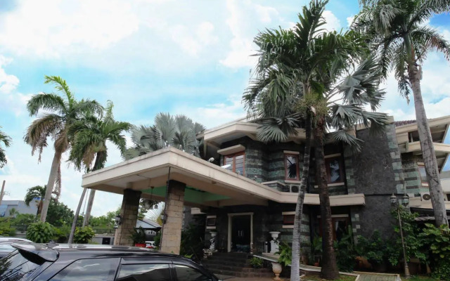 Arimbi Pejaten Suites