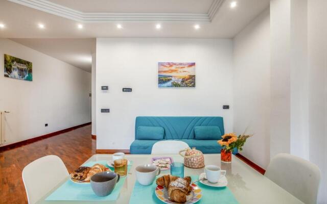 Bari Waterfront Apartment