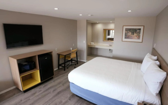 Days Inn by Wyndham Hemet