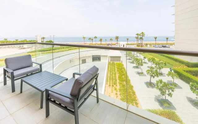 Cozy beachfront 1 bedroom apartment - The 8 — ดูไบ