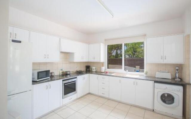 Holiday Home 3 Bedrooms 1 Bathroom - Pernera