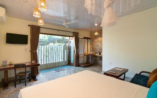 Hidden Beach Bungalow Sea View