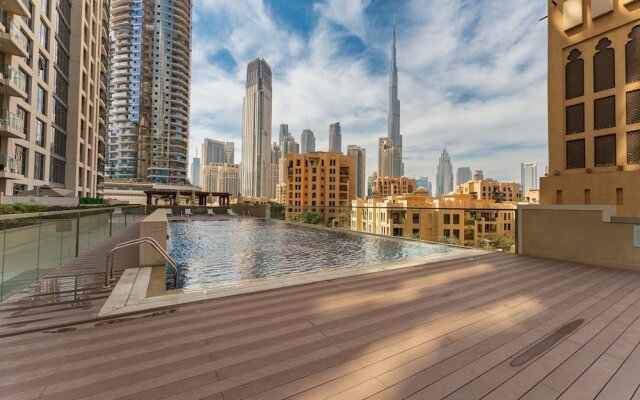 Maison Privee - Classy Apt w/ Terrace & Direct Burj Khalifa Views