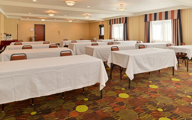 Holiday Inn Express Portland South-Lake Oswego by IHG