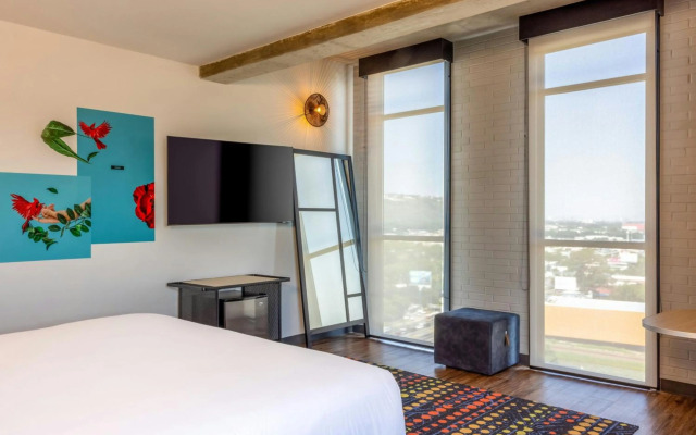 Aloft Guadalajara Sur