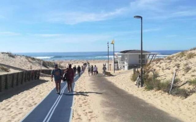 Studio Lumineux Idealement Situe (Golf Et Plage).