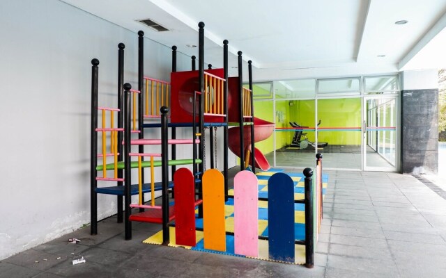 Relaxing Studio Apartment At Puri Mas