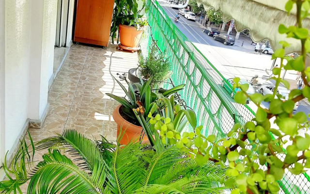 Large terrace apartment near city centre