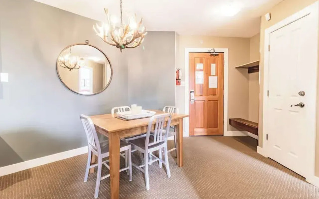 Spacious One Bedroom Suite 406