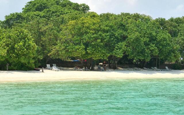 Yonder Retreat Folhudhoo