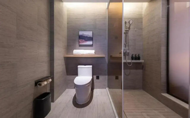 Atour Hotel Guangzhou Liwan Jiaokou Metro Station