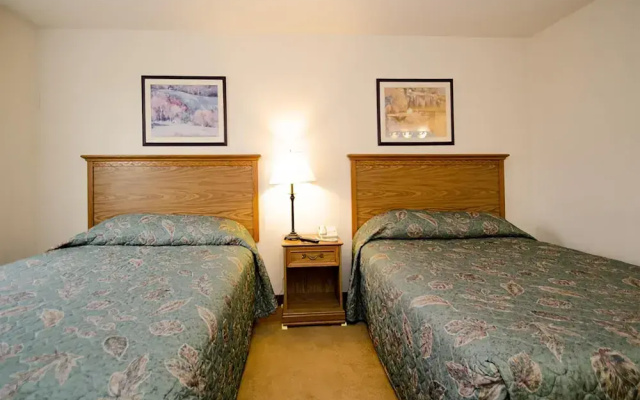 Urbana Inn & Suites