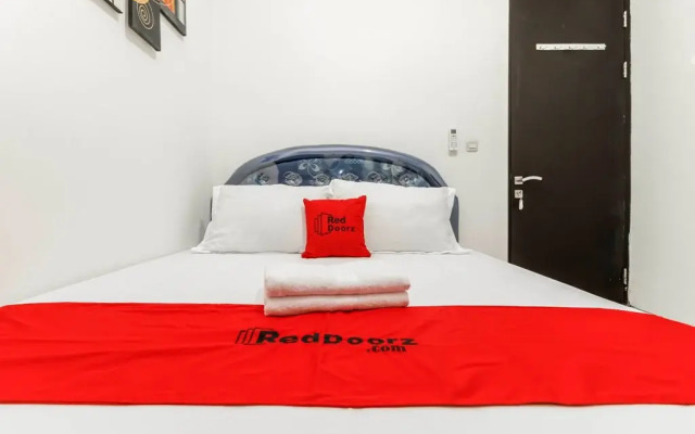 RedDoorz Plus near Trisakti University