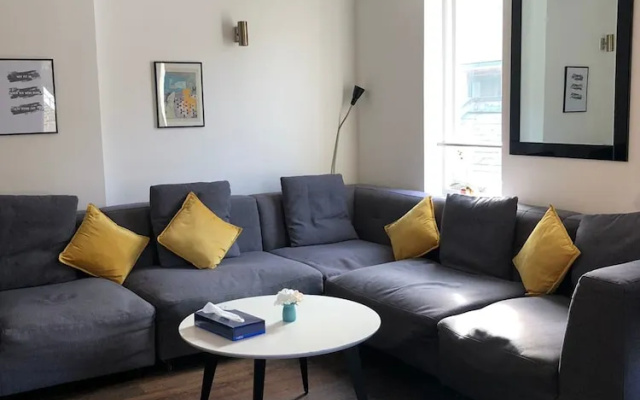 Hans road Apartment