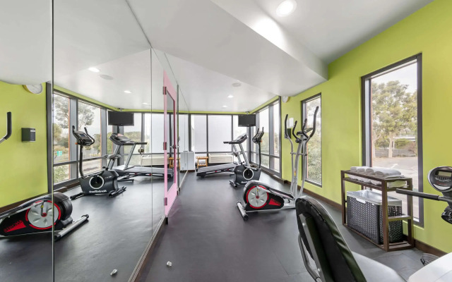 BLVD Hotel and Studios Universal-Hollywood, Ascend Hotel Collection