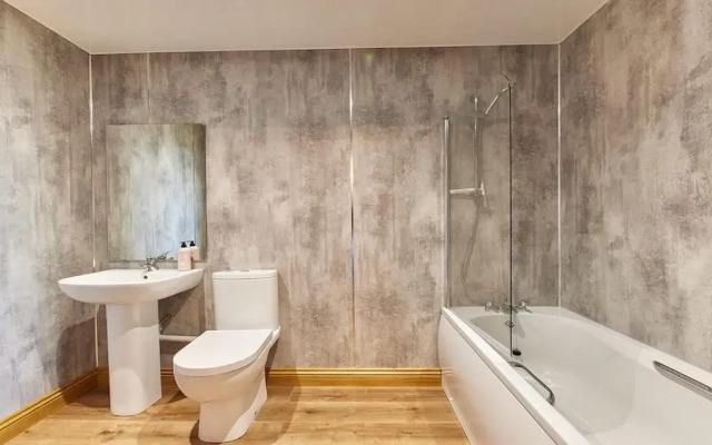 Host Stay The Parlour