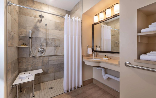 voco Edinburgh-Haymarket by IHG