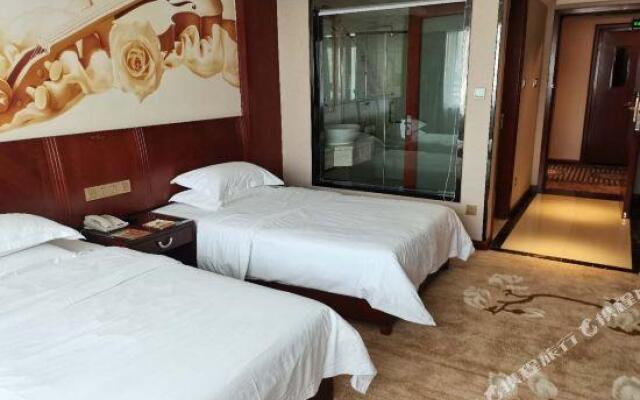 Vienna Classic Hotel (Huangshi Baiguanlou Store)