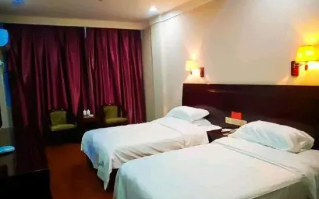 Xixia Chaoyue Business Hotel