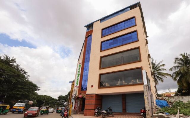 OYO Flagship 49293 Hotel White Walkers