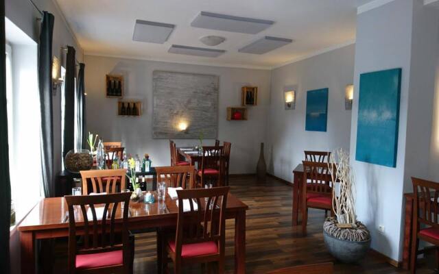 Basalt Hotel Restaurant Lounge