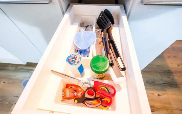 Modern And Comfy 3BR Bassura City Apartment