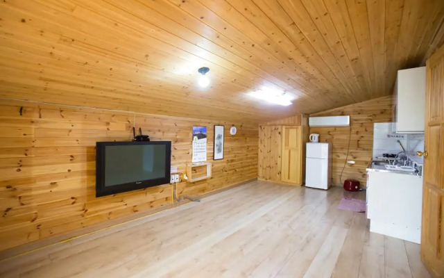 Wangju Godeok Pension