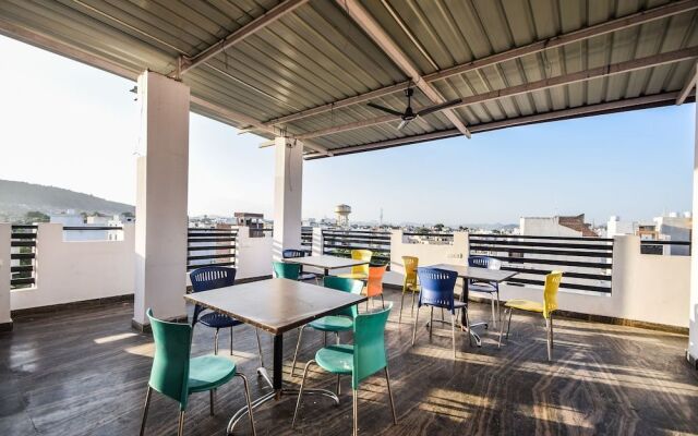 Collection O 22099 Hotel West Wood