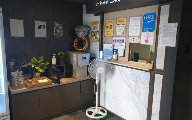 Suwon Haenggungdong Sunstar Motel