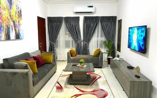 Lilly Grand Luxury Hotel and Apartment